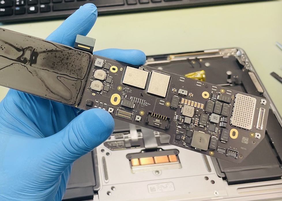 MacBook Air M1 Logicboard